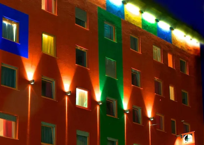 Resort: 1St Creatif Hotel Elephant